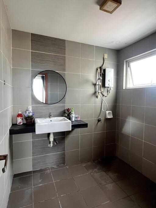 Homestay Ttdi Adina 710 Shah Alam,Sek 13,Msu,3Bedroooms Bagian luar foto